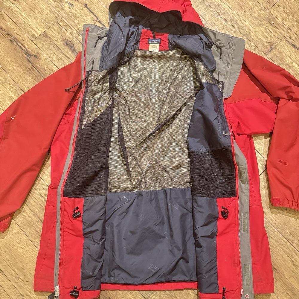 Patagonia Men's Gore-Tex‎ Rain Jacket Red Parka Shell Full Zip Size XL - Picture 3 of 16